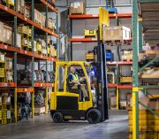 Hyster launches XN2 electric forklift _a